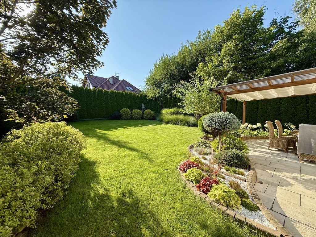 Dom – Rzeszotary, Piastowska