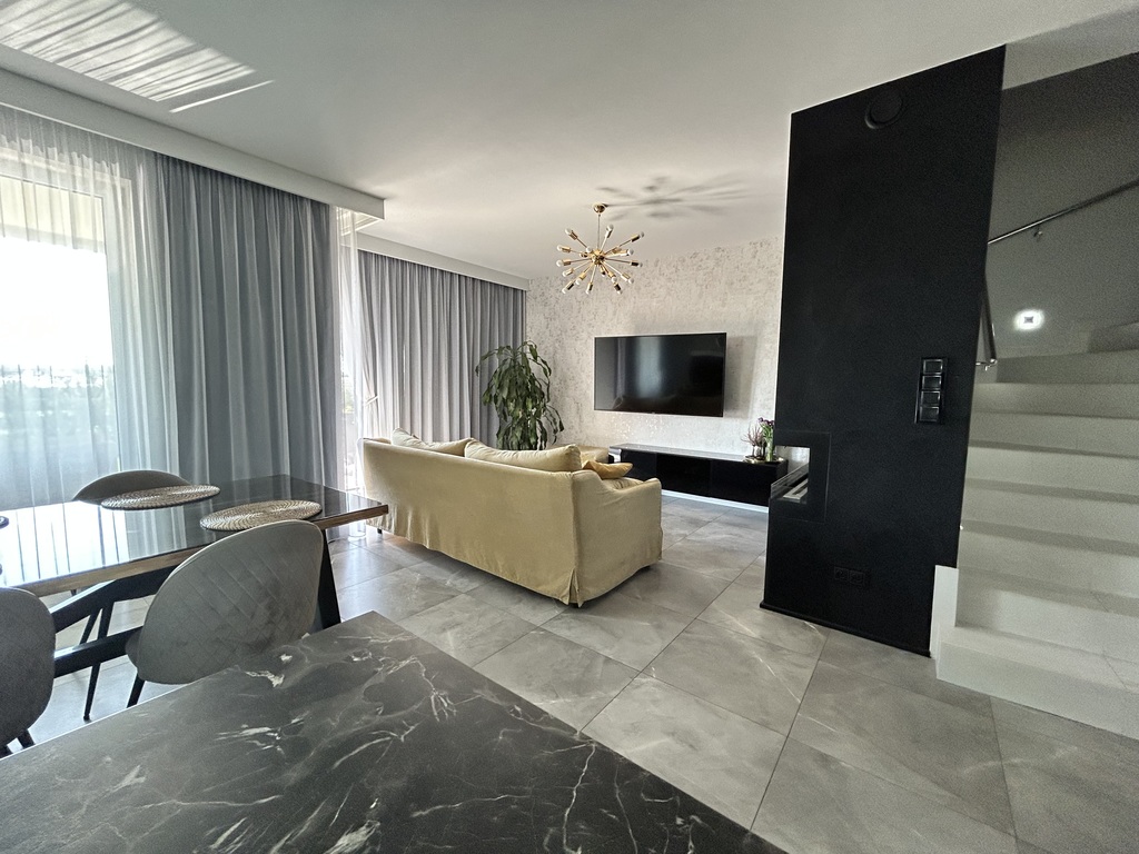 Dom – Nowa Wola, Azalii