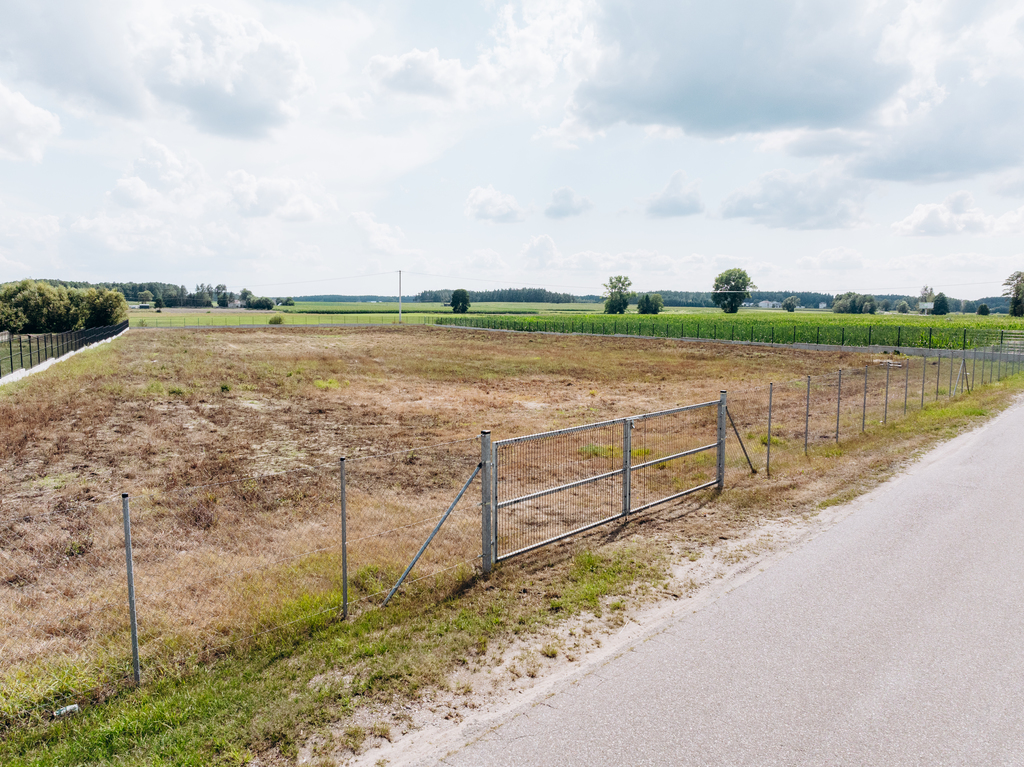 Działka – Śniadowo, Cmentarna