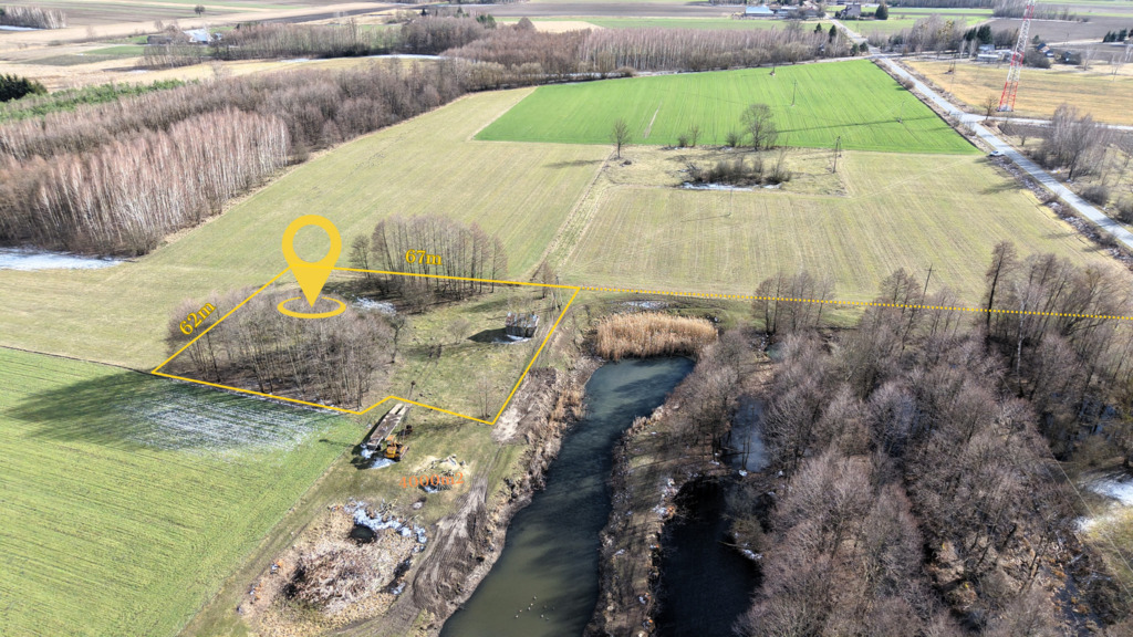 Działka siedliskowa z małym domkiem w Dobromyślu