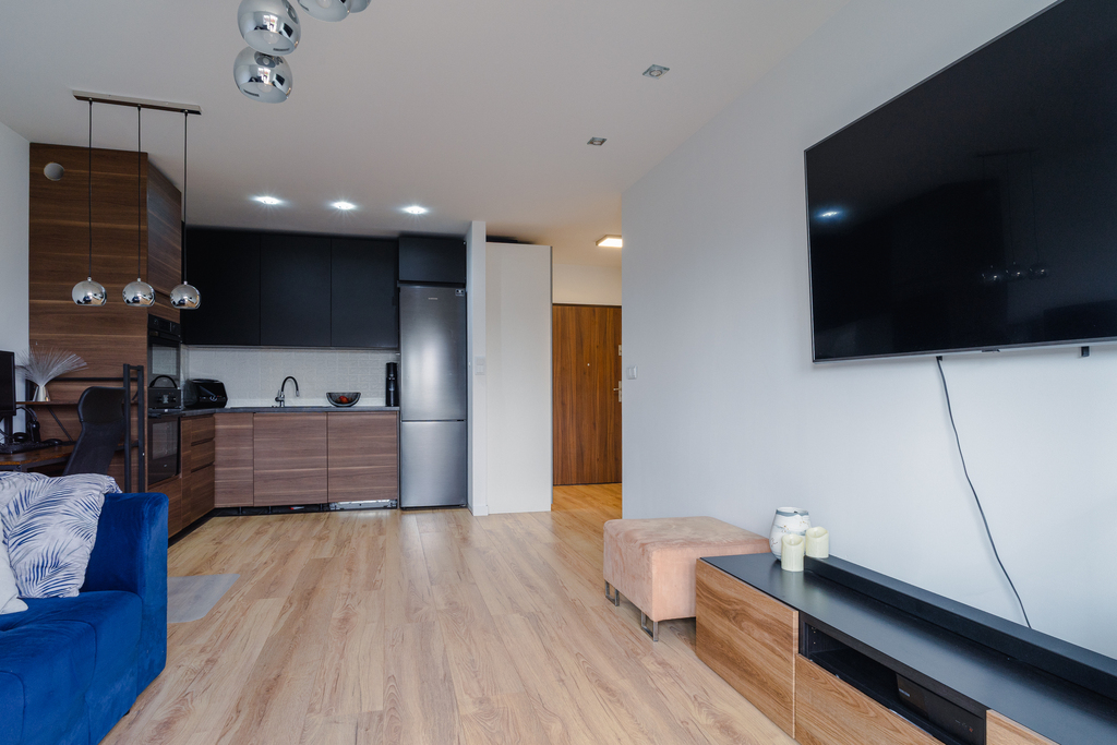 Dwa Pokoje 43m2 z ogródkiem - Niski czynsz 550zł