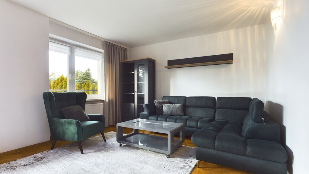 Dom z ogrodem II piętrowy+ poddasze os. Jaroszówka