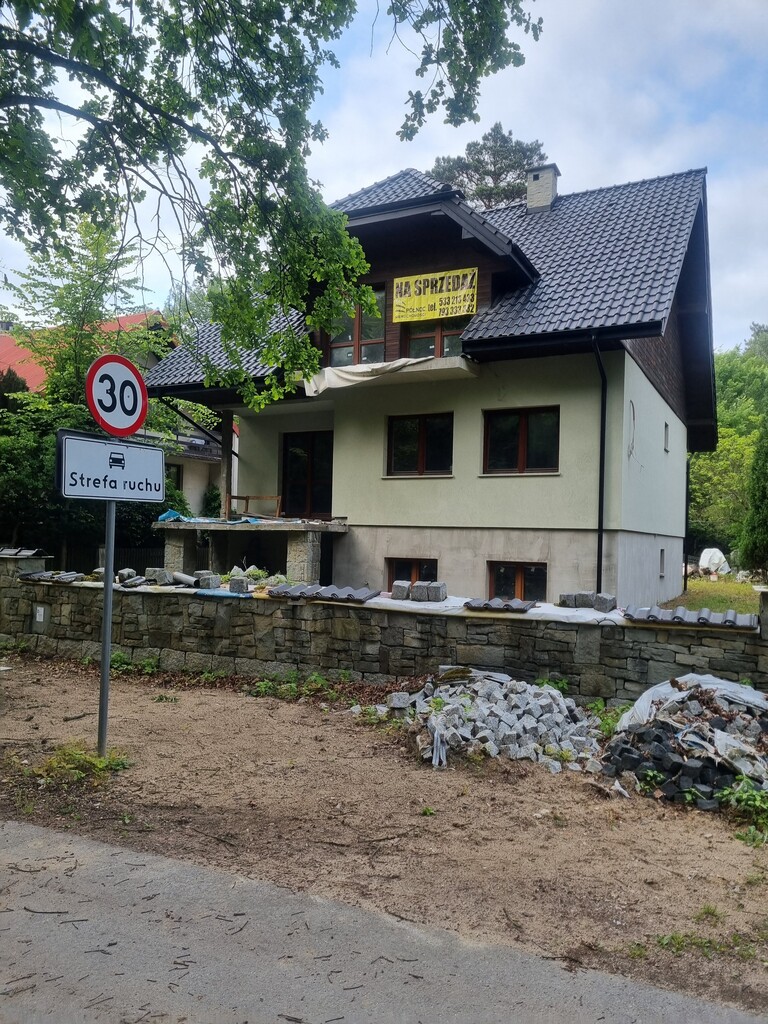 Dom do wykończenia. Barycz.