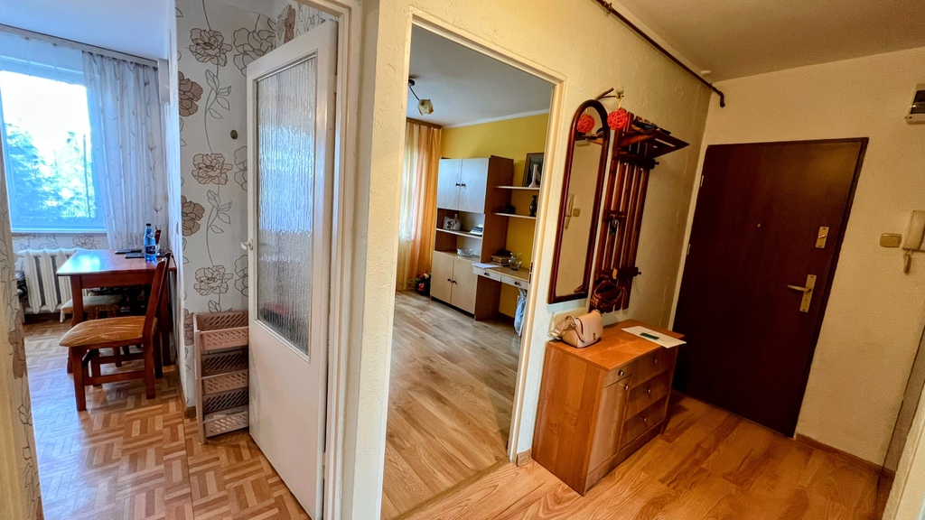 Mieszkanie 3 pok na 1 pietrze - Pojezierze