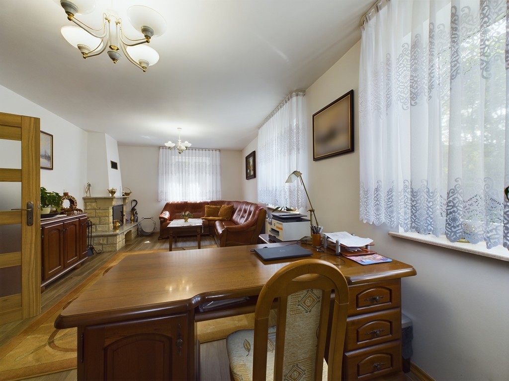 Komfortowy dom z pięknym ogrodem