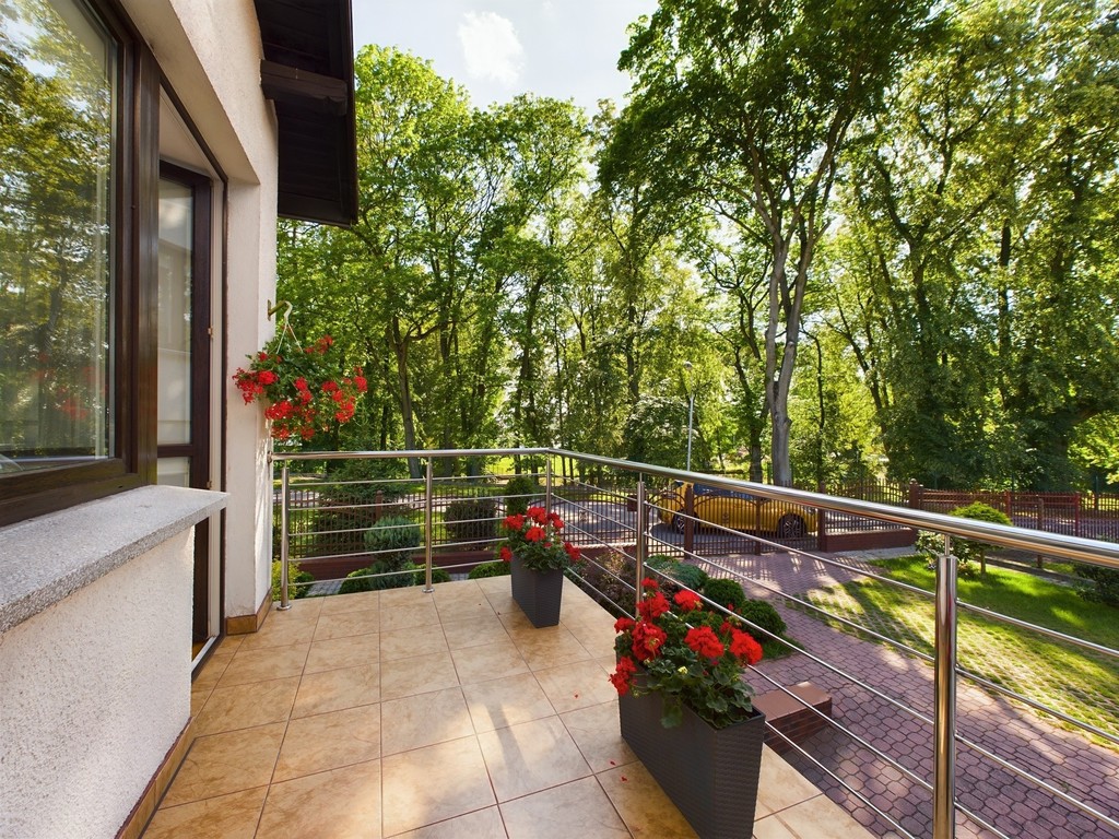 Komfortowy dom z pięknym ogrodem