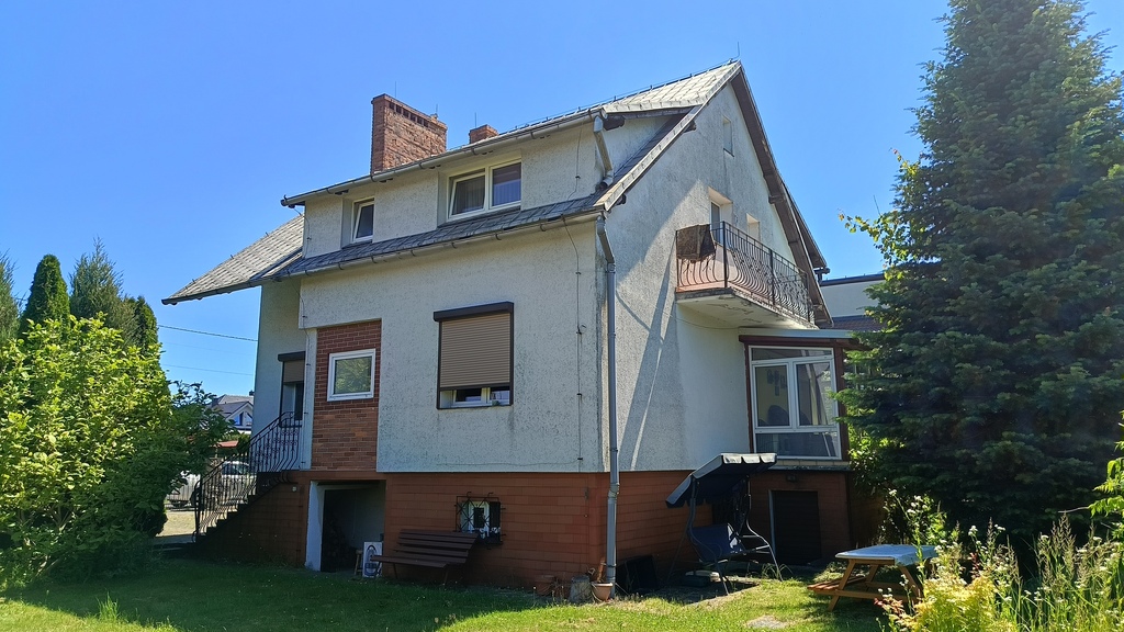 Dom jednorodzinny wolnostojący w Dobrej