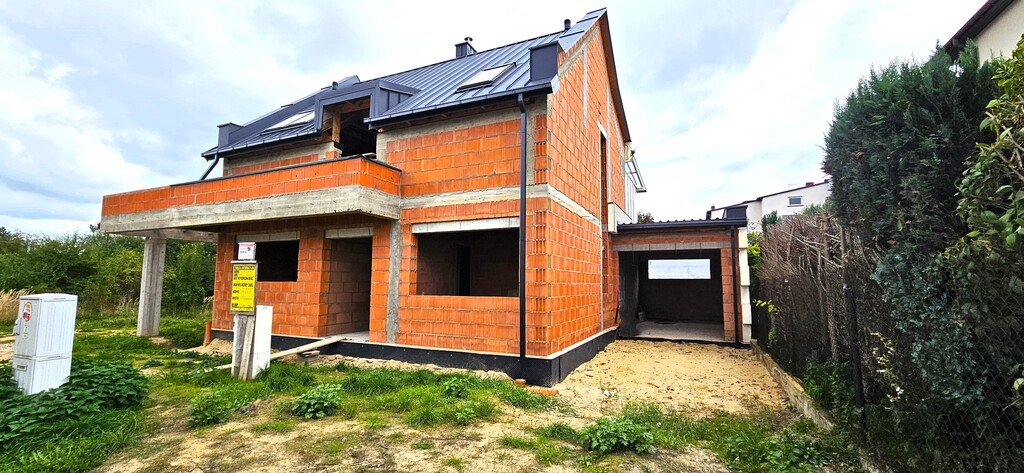 Dom jednorodzinny z ogrodem zimowym – ul. Zajazd