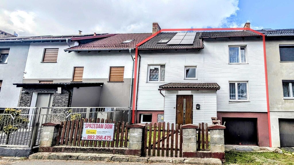 Dom w zabudowie szeregowej z garażem blisko lasu