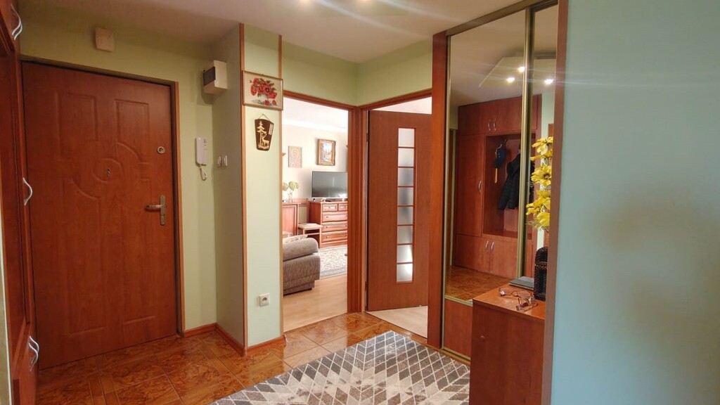 3-pokojowe mieszkanie z garażem w Białej Podl.