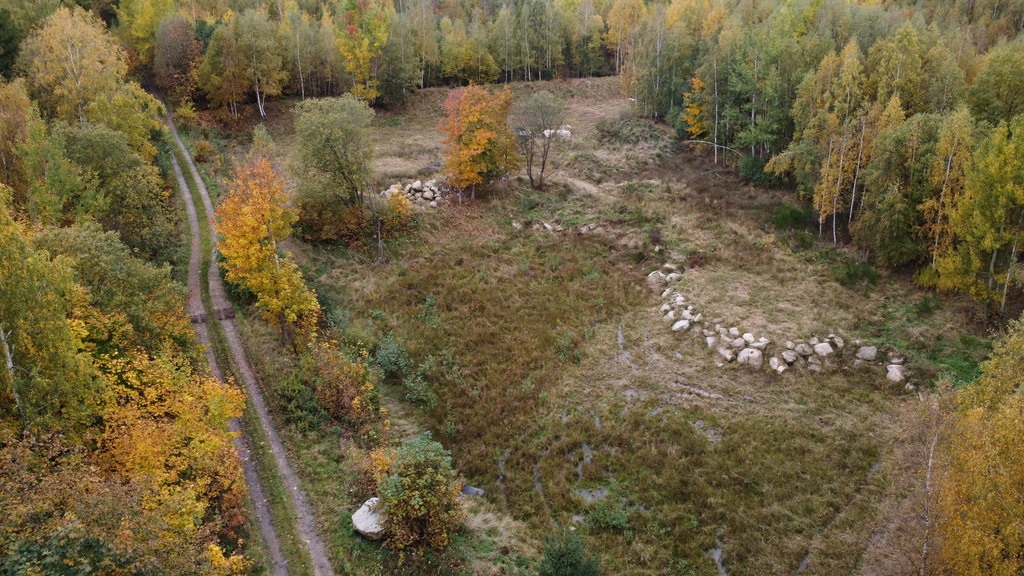 Malownicza działka w Piastowie z miejscem na staw!