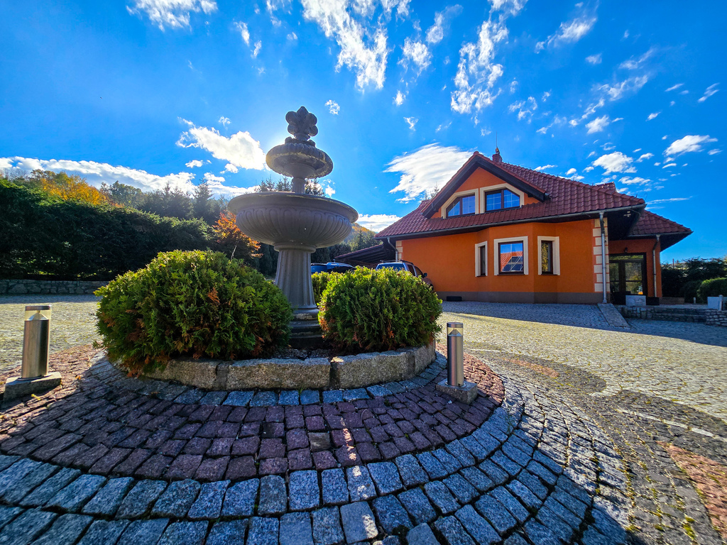 Luksusowa Posiadłość z Imponujaca działką 1,6ha !