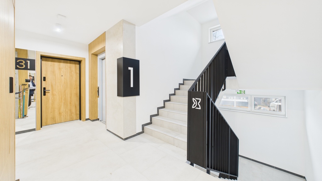 2-pokoje, miejsce post. i komórka lok., Porosły