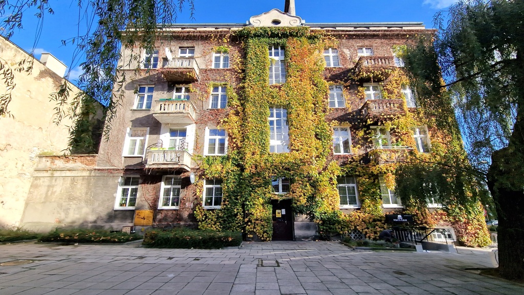 Przestronne 2 pokoje w Pięknej Kamienicy Ogrodowa