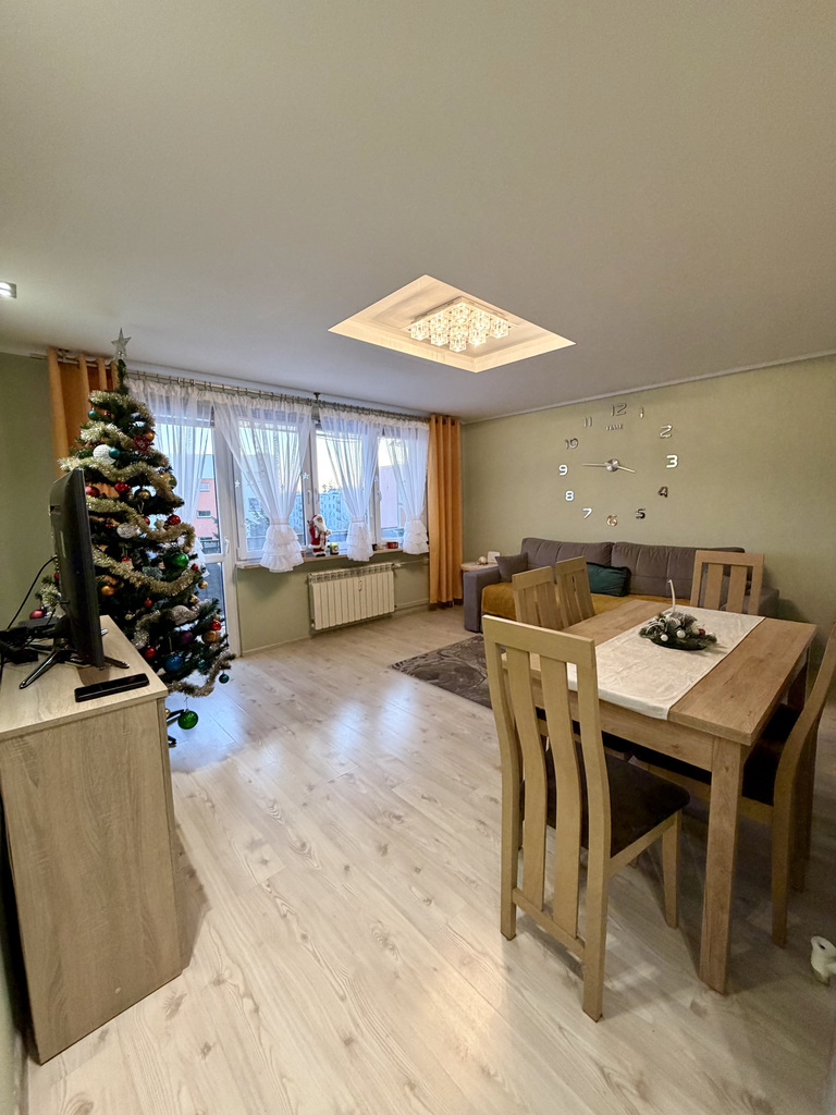 Mieszkanie Os.Pułanki 57m2 / 3 pokoje /balkon