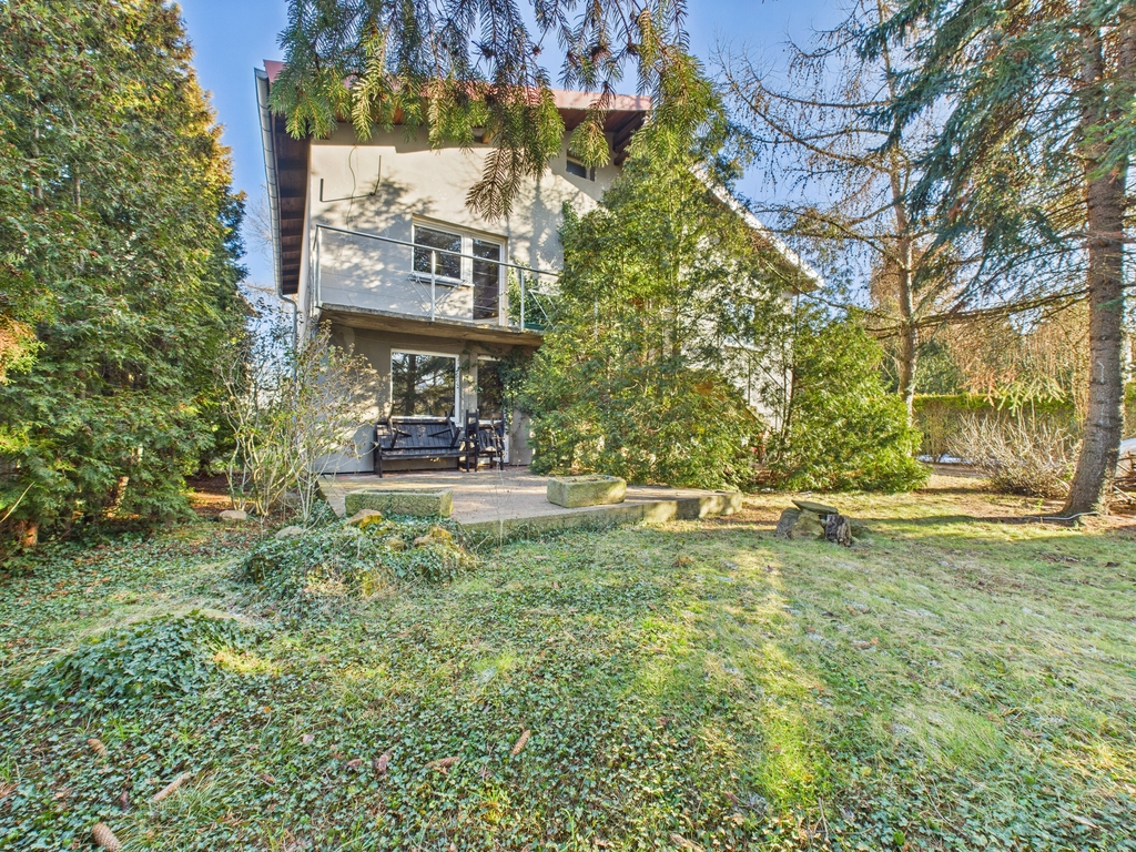 Dom wolnostojący 200m2 na działce 900m2 /Radwanice