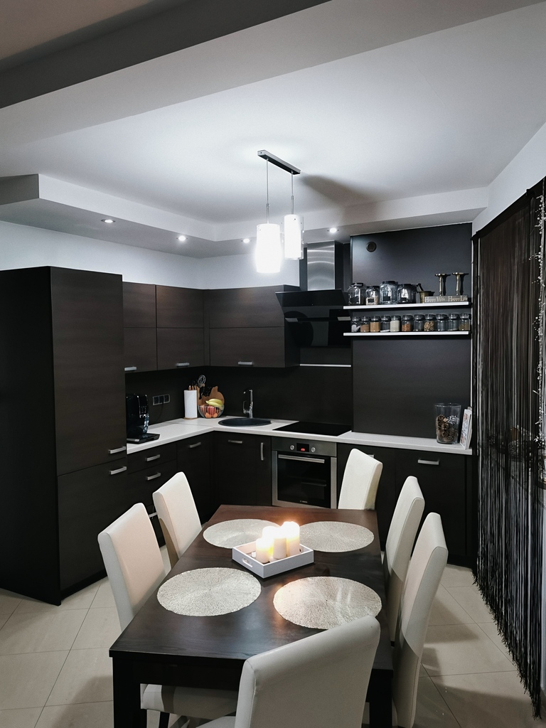 2 pokoje/ balkon / garaż