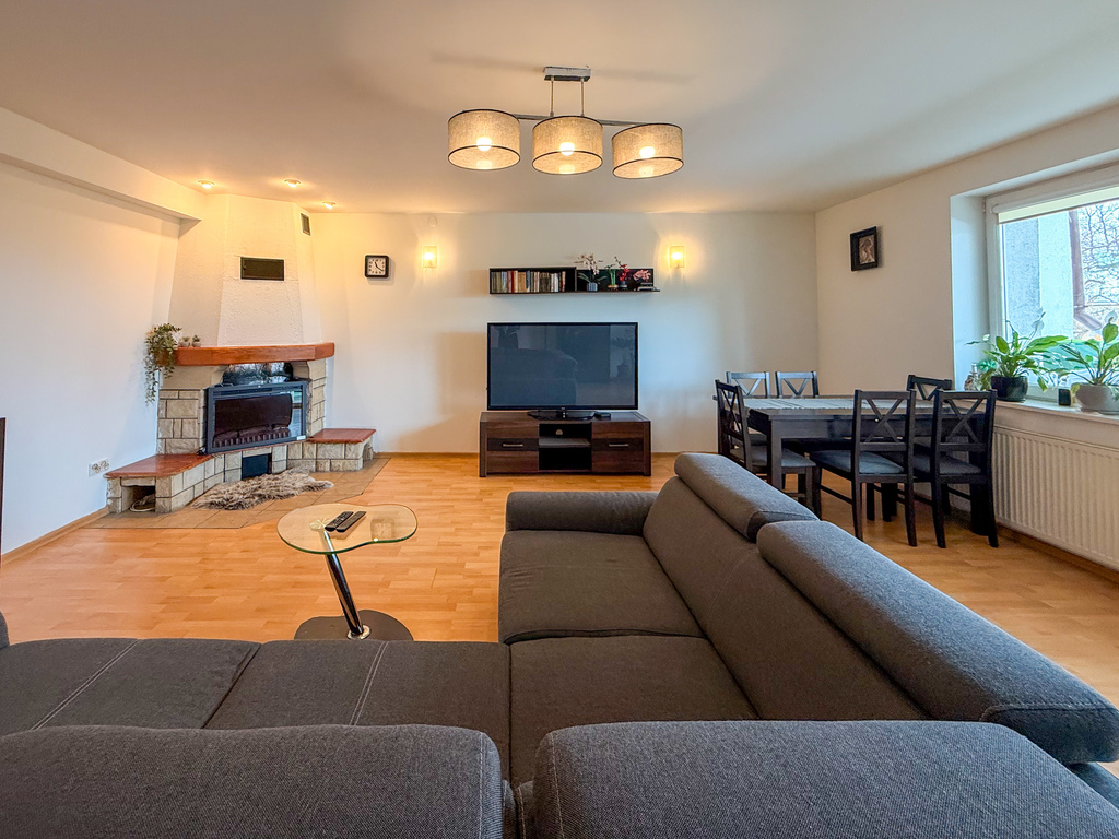 Rodzinne mieszkanie 91m2 z loggią i garażem parter