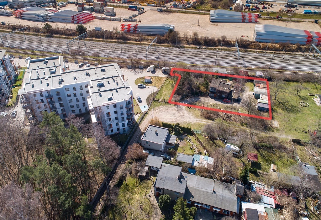 Ciekawa działka tuż obok dużego osiedla