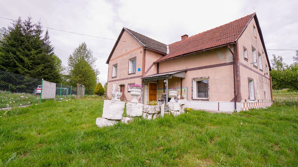 Urokliwy dom w górach, Ratno Górne, gm. Radków