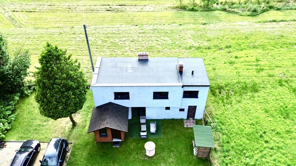 Urokliwy dom pod lasem !!