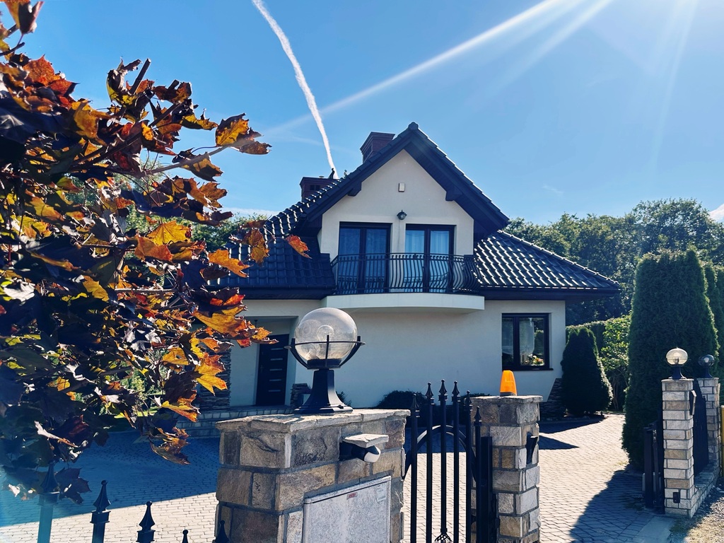 Dom 252m2/7pokoi/siłownia/ogród z wyjściem do lasu