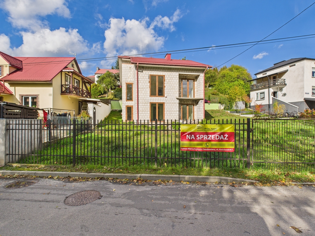 Dom na wynajem lub dla 2-ch rodzin w Sandomierzu .