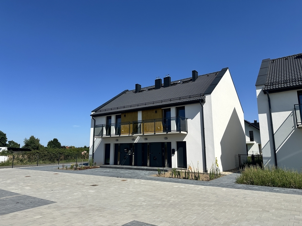 Nowe 3 pok., parking na 2 auta, strych, 2 balkony