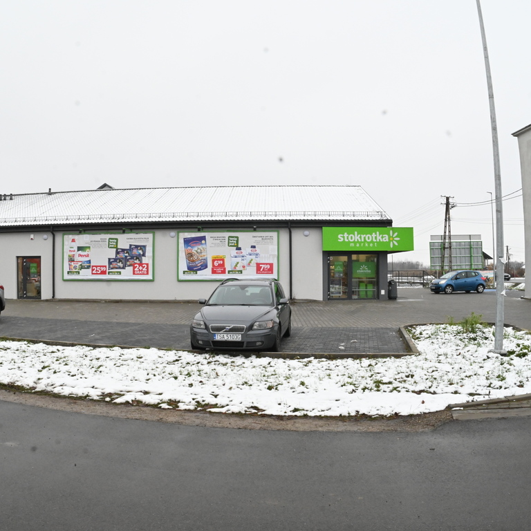 Obiekt  handlowy  z najemcą - k/Sandomierza