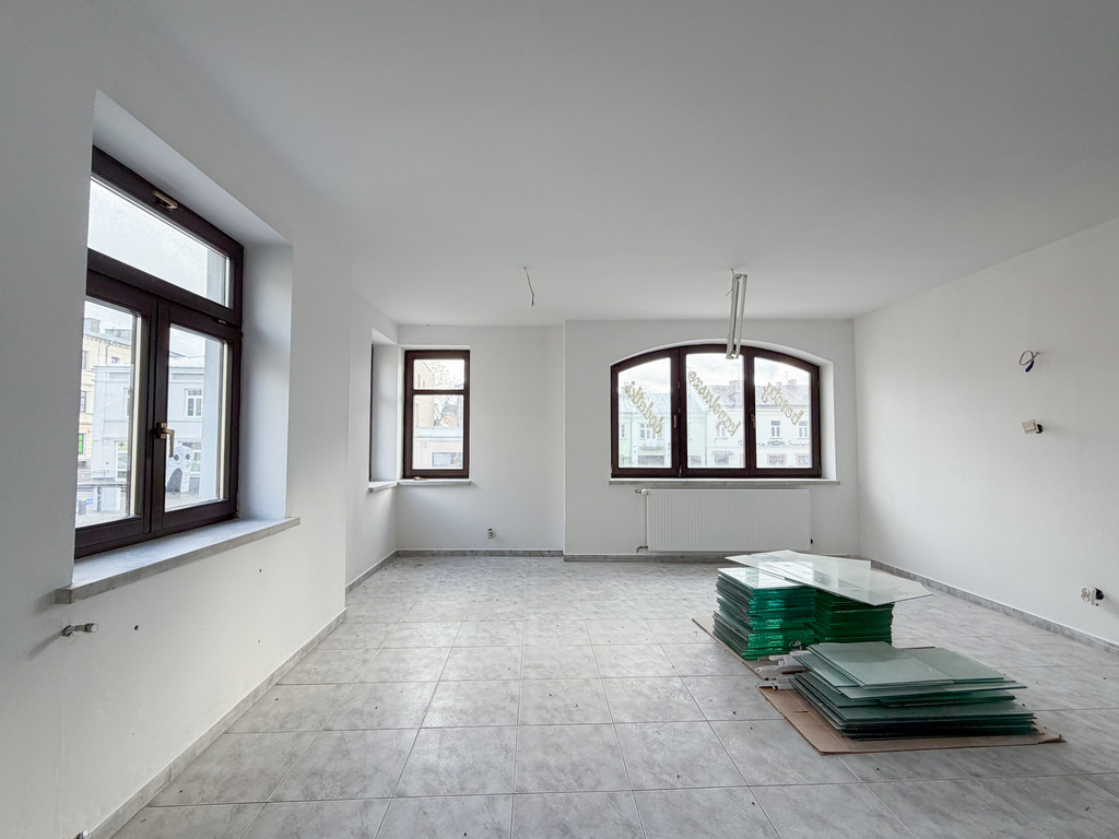 Lokal usługowy na 1.piętrze, ścisłe centrum Chełma