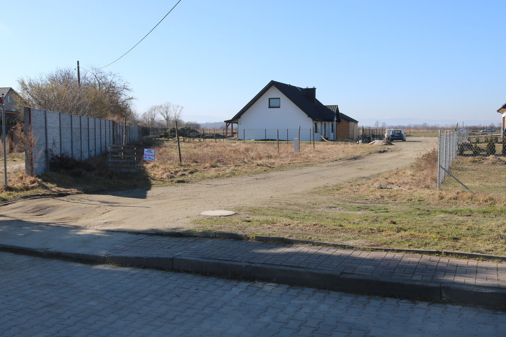 Działka budowlana Nysa z dostępem do mediów + MPZP