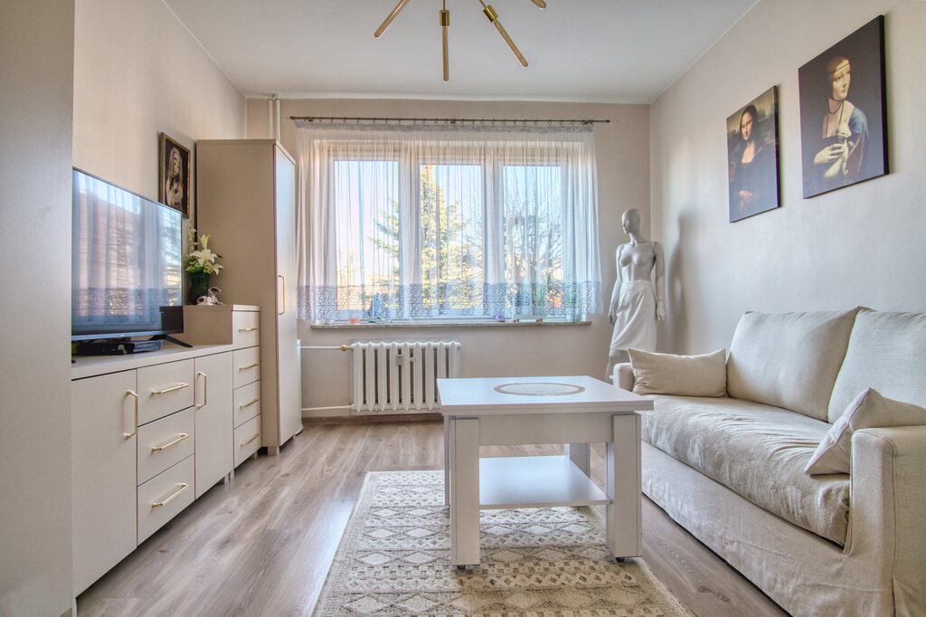 Mieszkanie 2 pokoje, balkon, 1 piętro