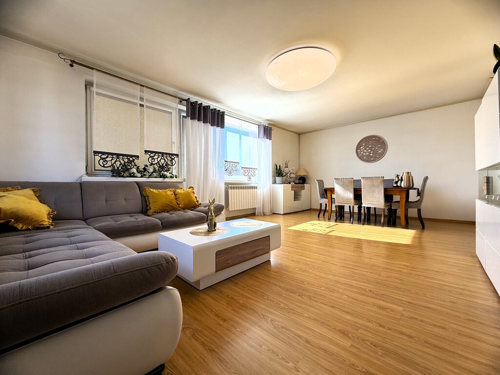 Dom 185 m² z tarasem – Radomsko, os. Mickiewicza