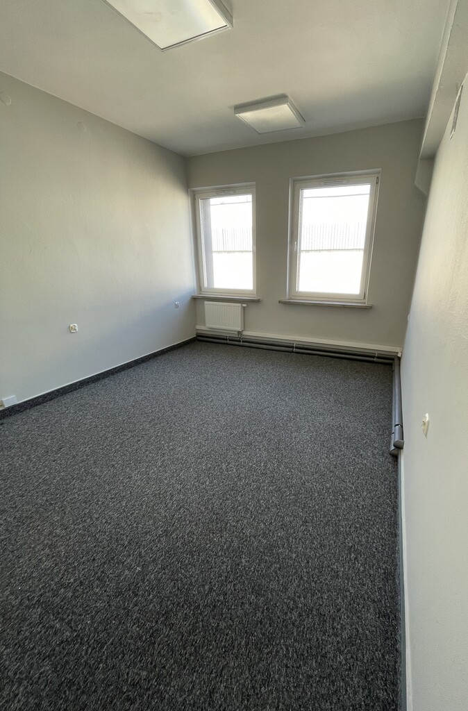 Do wynajęcia małe biuro w atrakcyjnej lokalizacji!