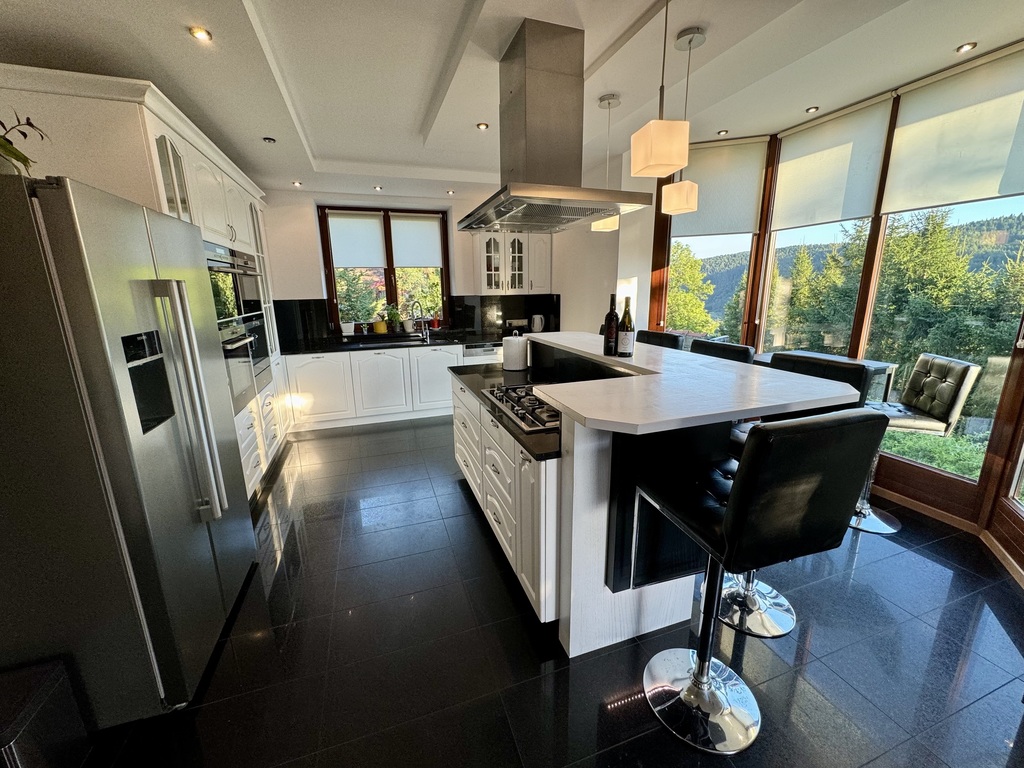 Luksusowa rezydencja z widokiem na góry Szczawa