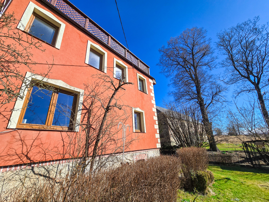 Dom pełen możliwości - Komarno k. Jeleniej Góry