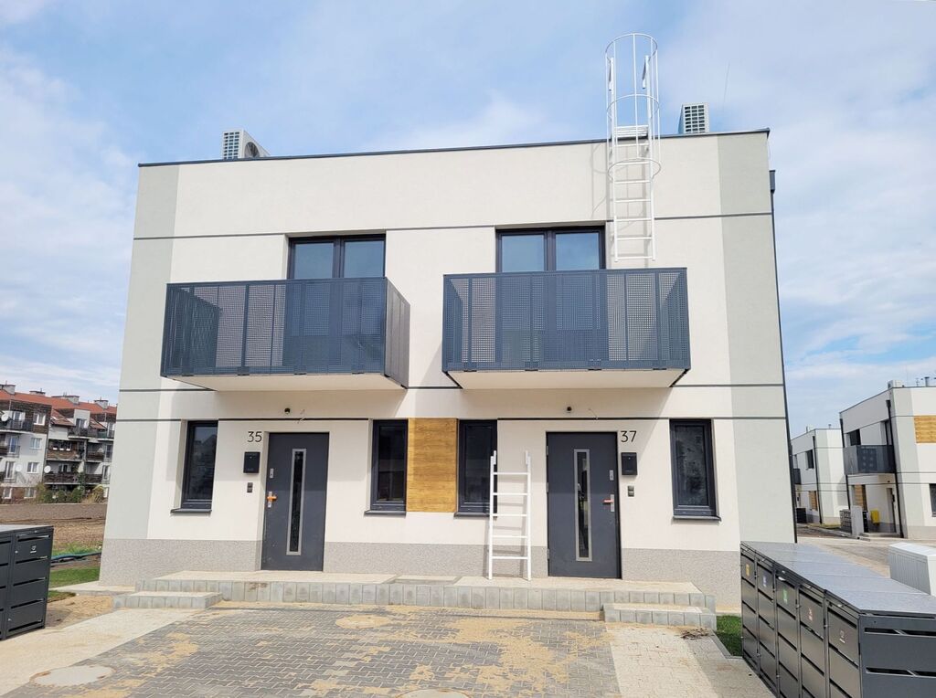 Lokal mieszkalny / 5 pokoi / ogródek /Jagodno