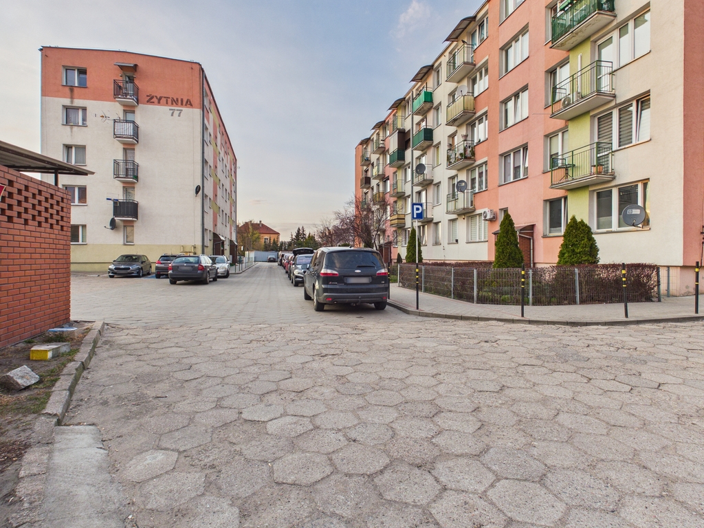 Mieszkanie i garaż na osiedlu zamkniętym