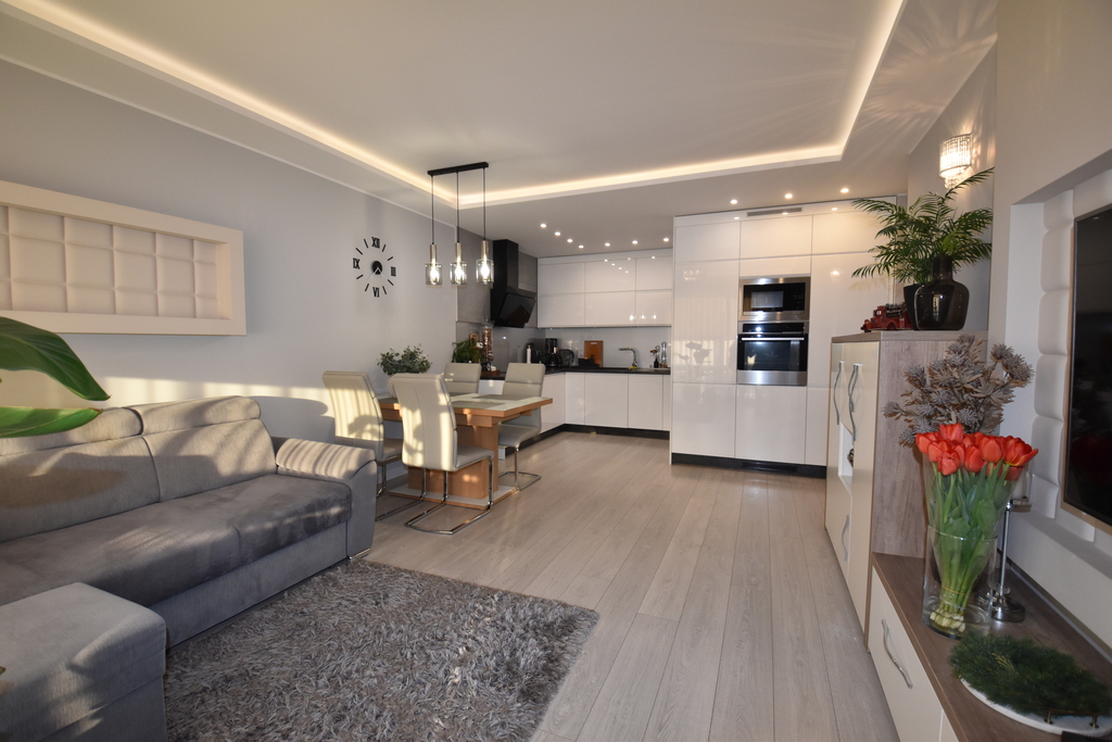 3 POKOJE - ul. WYŚCIGOWA do negocjacji