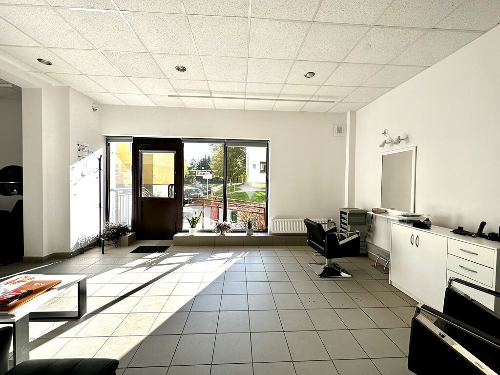 Lokal na parterze 74,45 m2 przy ul. Zachodniej