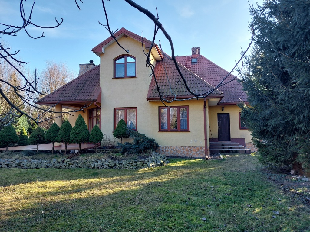 Duży dom w Chotyłowie w cichej okolicy