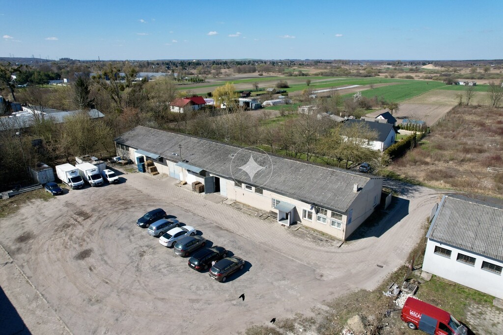 Magazyn z mroźnią i chłodnią ; zaplecze socjalne