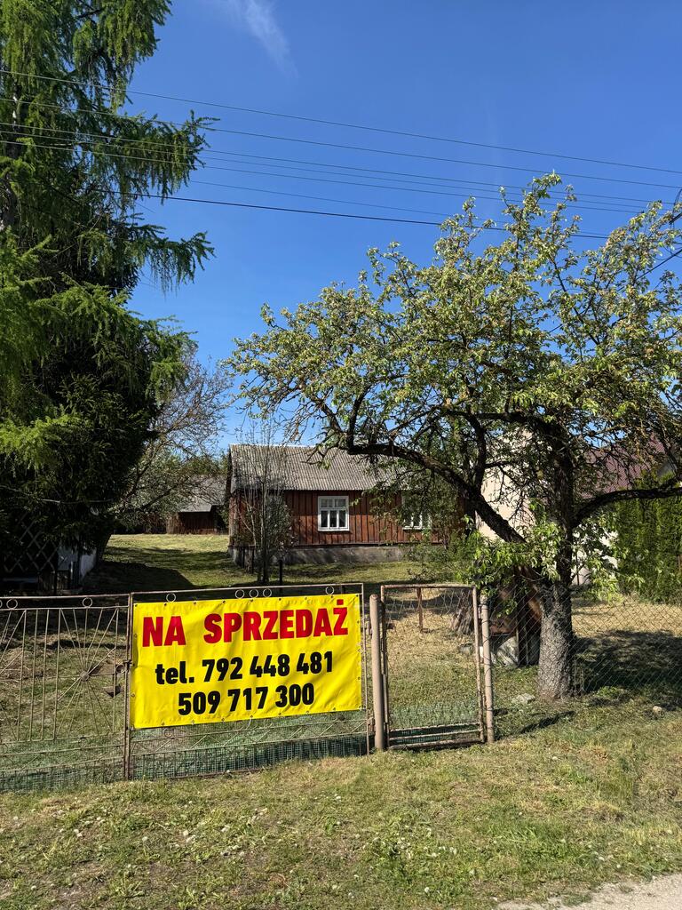 Działka z zabudowaniami Zakrzów