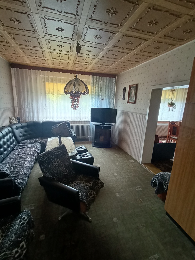 Dom na dużej działce.