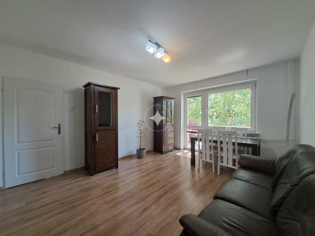 Przestronne mieszkanie w dogodnej lokalizacji.