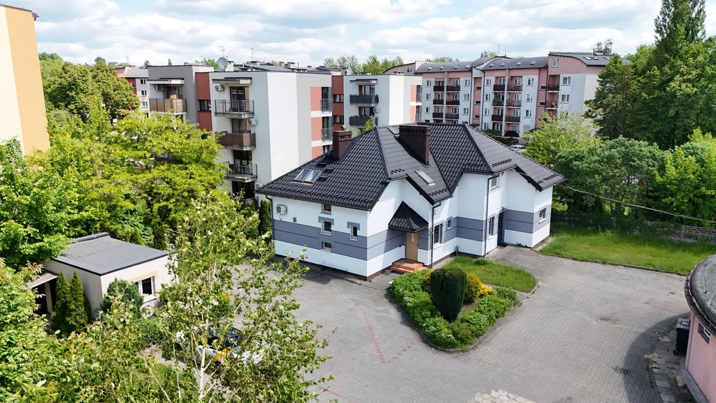 Budynek biurowo-usługowy 280m2 - 1,5 km od Centrum