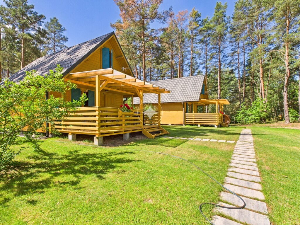 Ośrodek wczasowy - 6 domków letniskowych