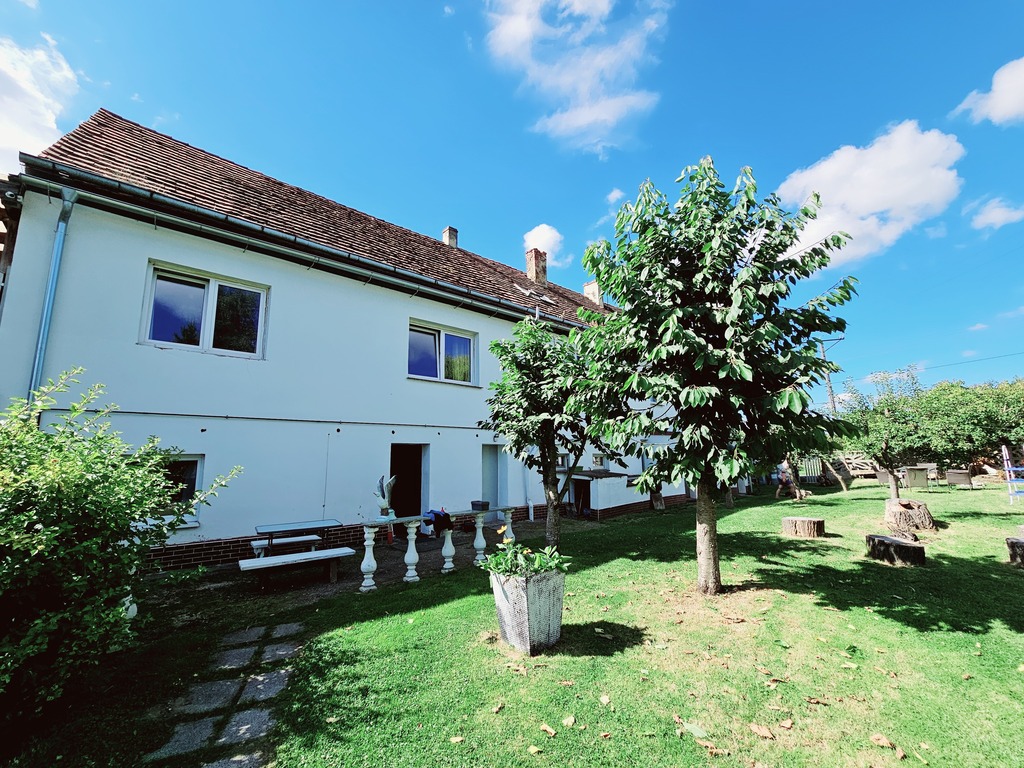 Duży dom/ Pensjonat Kochlice k. Legnicy