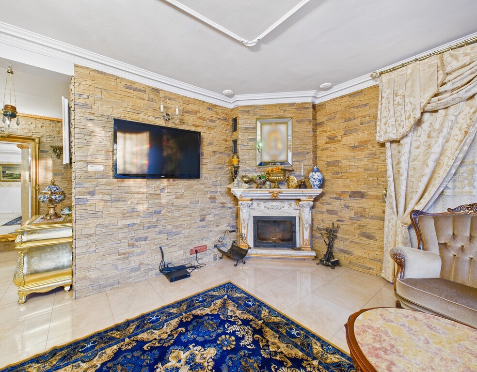 Elegancka posesja w Warce