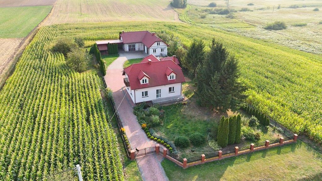 Dom dla rodziny na pięknej działce - Zarudzie